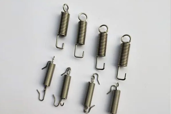 Sự khác biệt giữa lực căng lò xo và lực đàn hồi